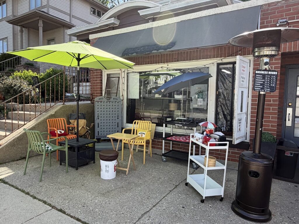 Cafe MiMi