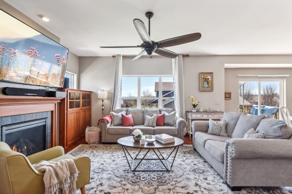Mei Hu Real Estate with Restaino & Associates – MADISON WI REALTOR