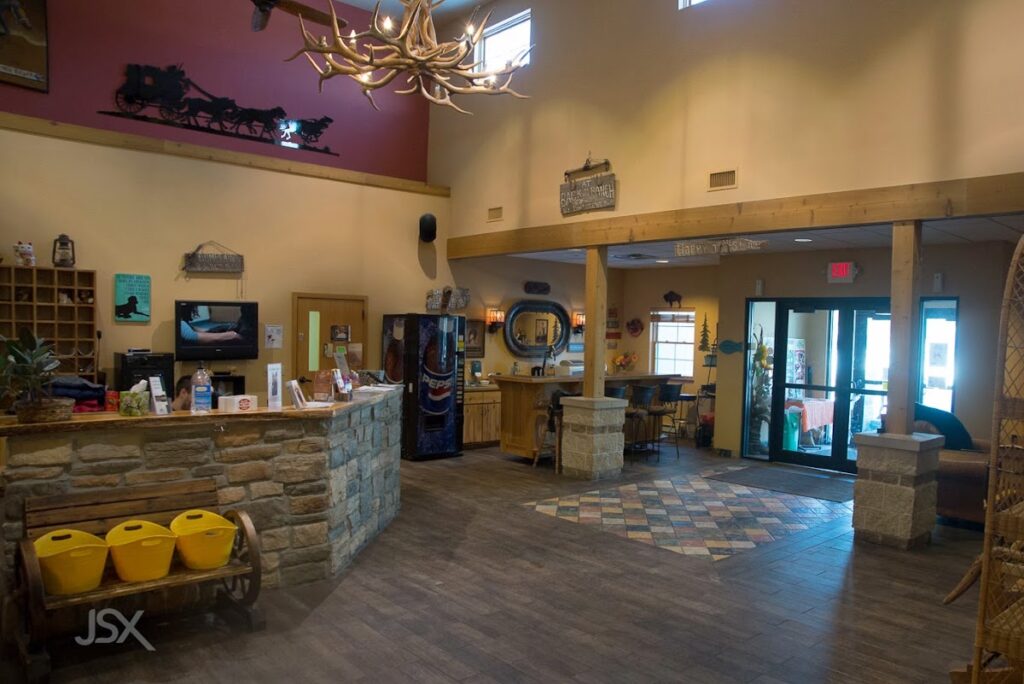 Waggin’ Tails Doggie Dude Ranch & Pet Lodge