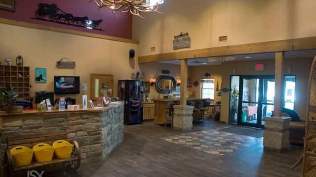 Waggin’ Tails Doggie Dude Ranch & Pet Lodge